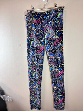 She's Got Leggz Leggings Paisley Print New